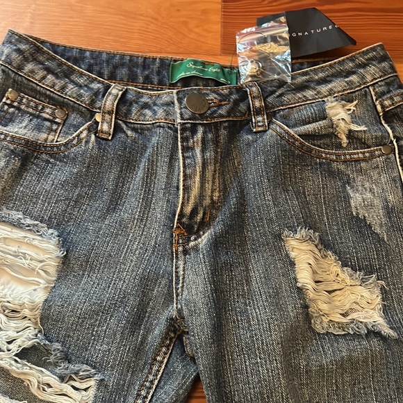 NWT Ripped Jeans - Picture 5 of 7